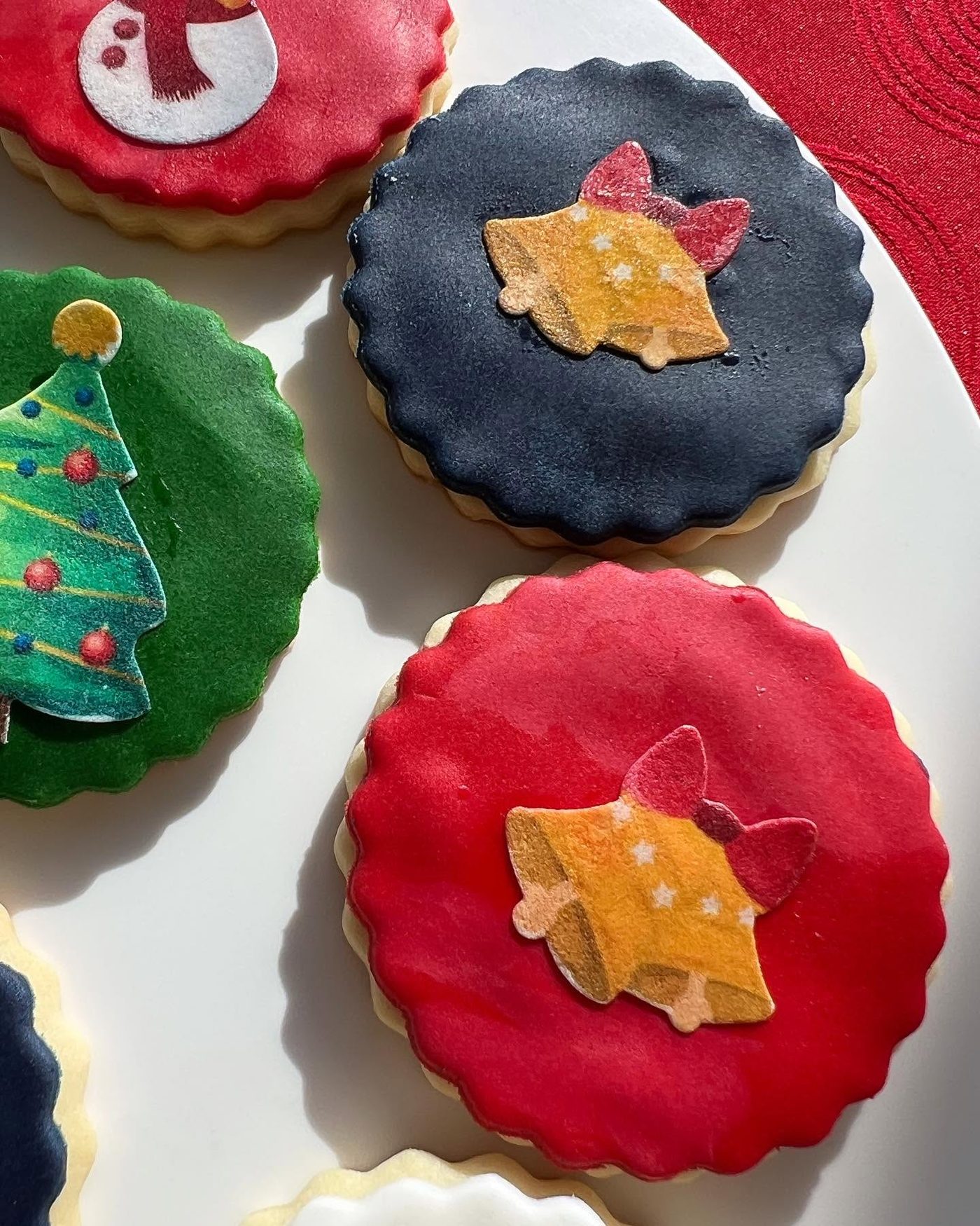 New Year's Eve custom hand-iced cookies by La Recette de Bernadette