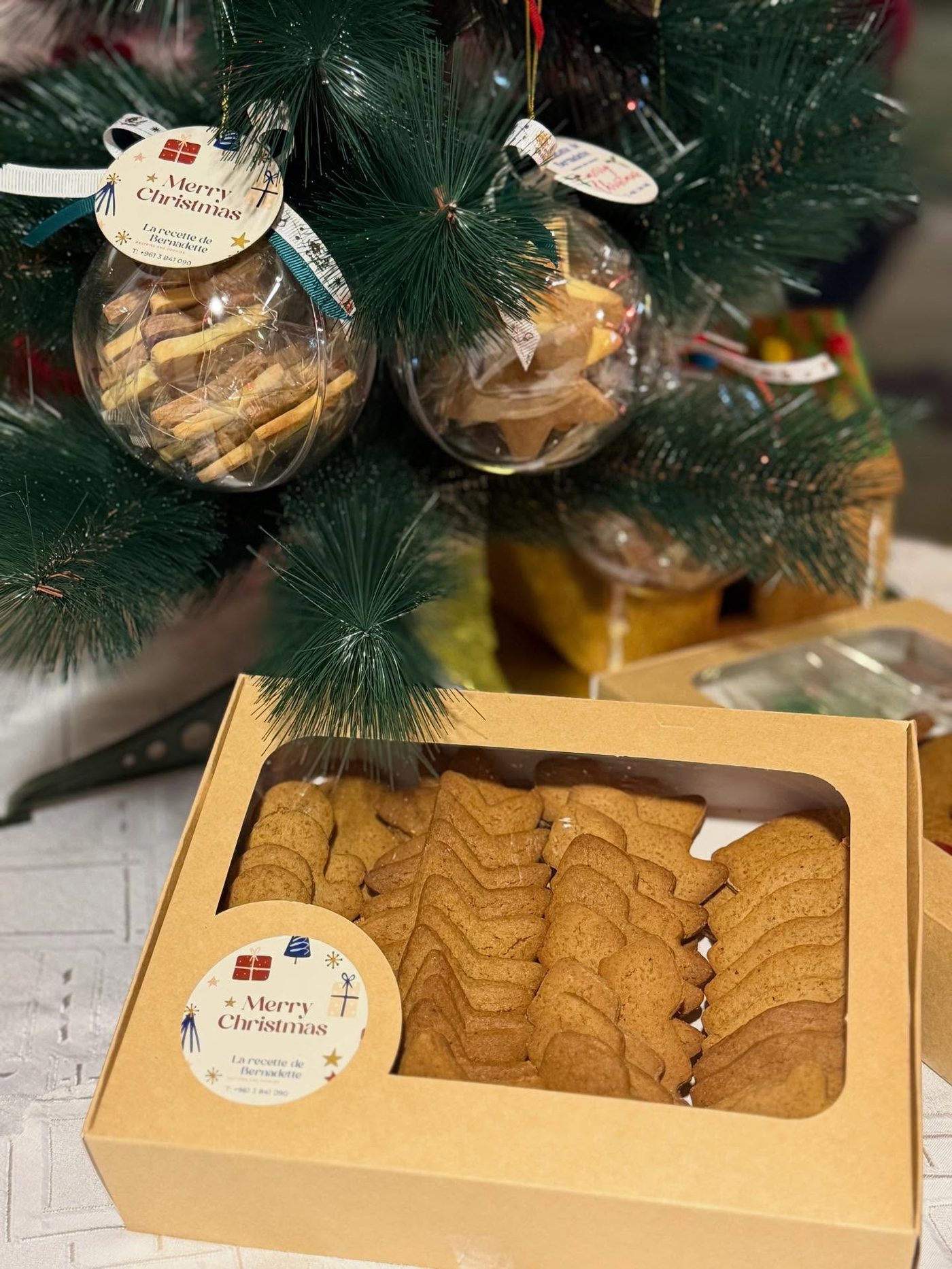 Christmas & Winter custom hand-iced cookies by La Recette de Bernadette