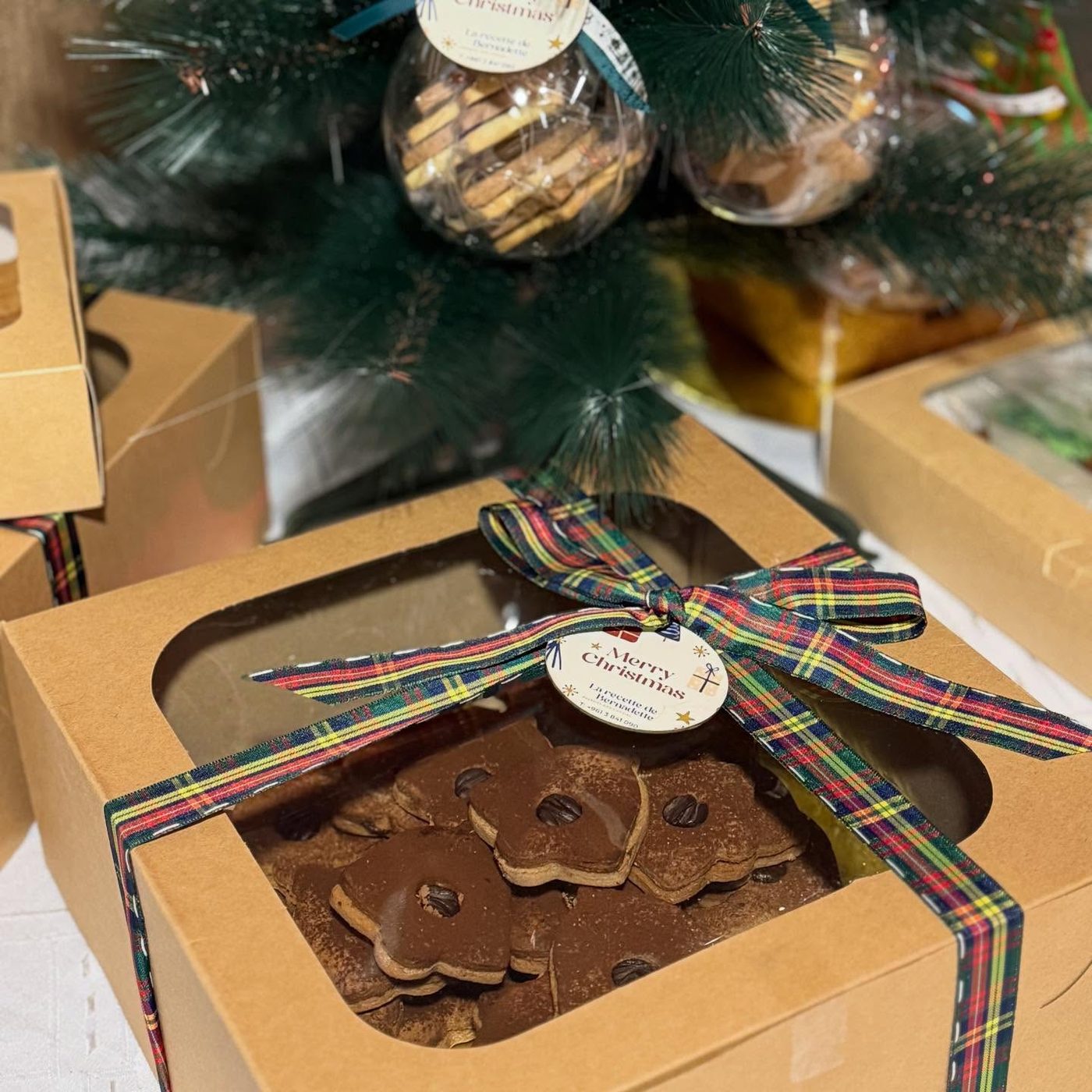 Thanksgiving custom hand-iced cookies by La Recette de Bernadette