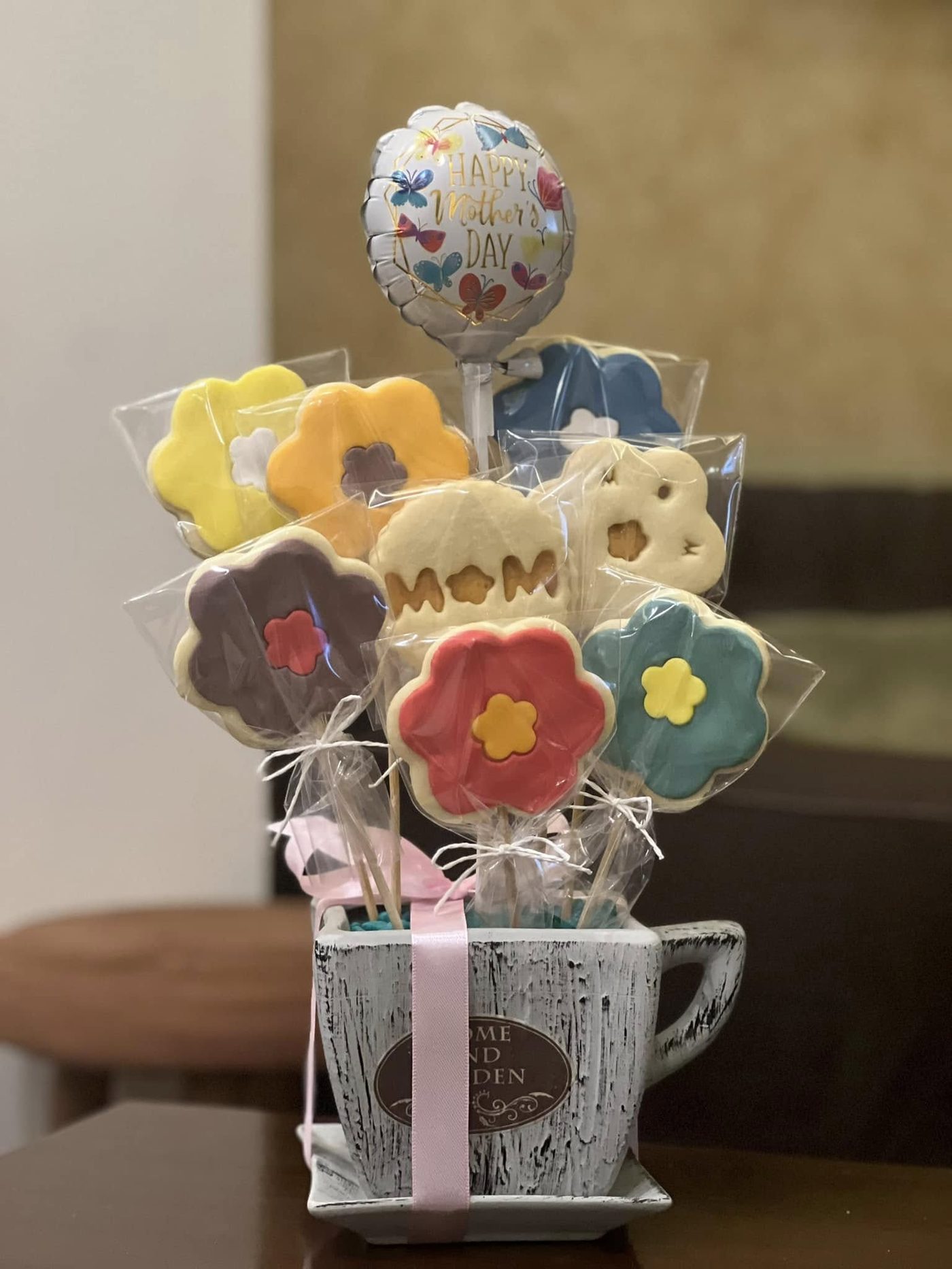 Mother's Day cookie bouquet in a mug